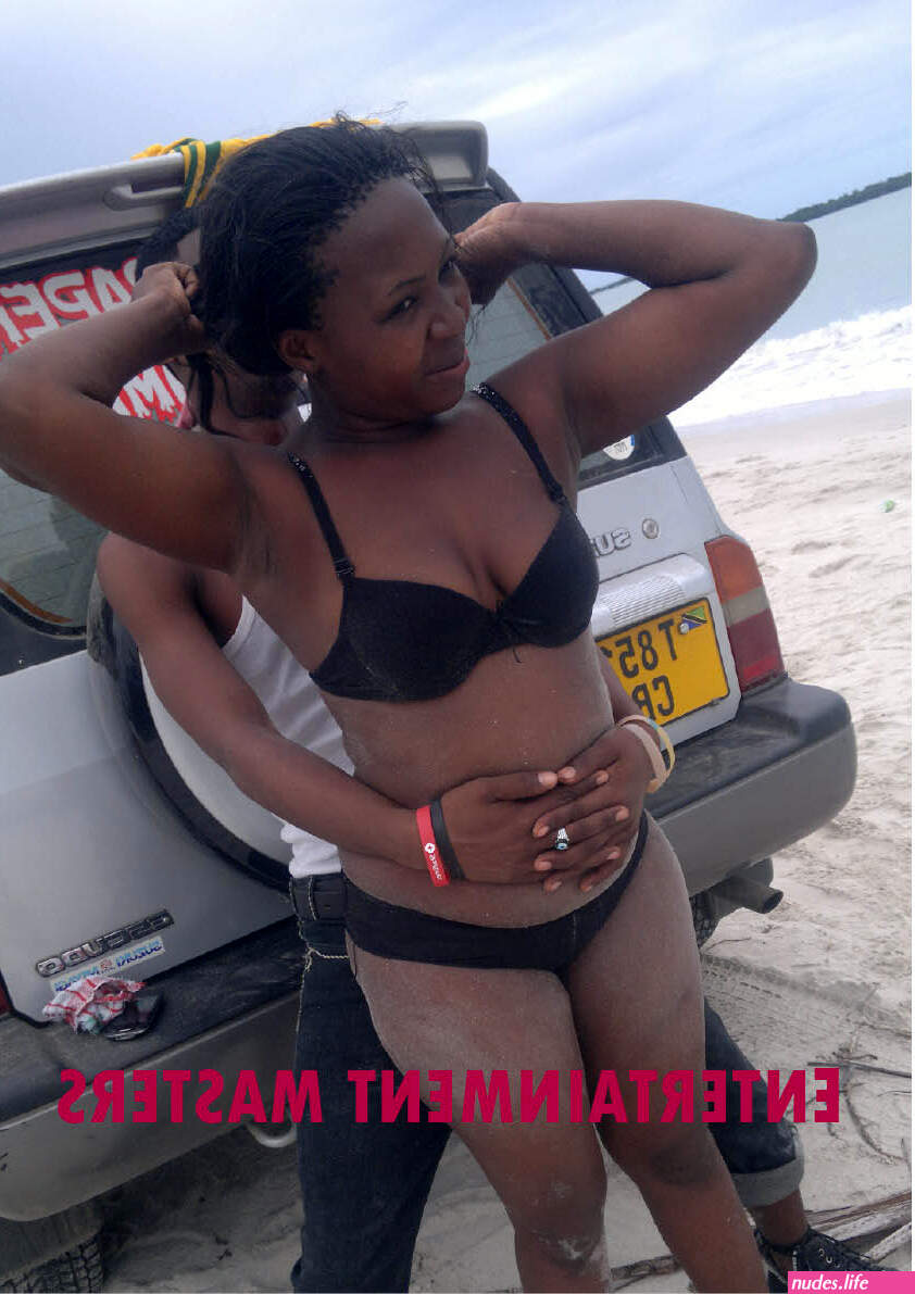 kuma ndani ya chupi image