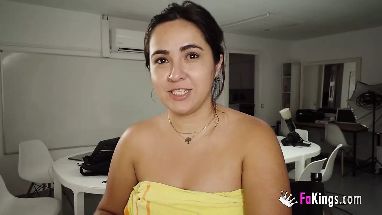 Andrea Has Gotten Used to Wild Porn and Wants a Thick Dick: Amateur Amateur Porn