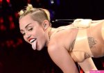 Miley twerks at the VMAs