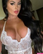 Photo n 10 : Jessica Annelle fan des Busty Saints est de retour pour encoura