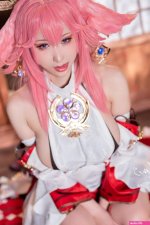 Model Hane Ame haneamecos in cosplay Yae Miko from Genshin Impact