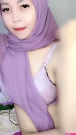 Jilbab ngangkang bugil