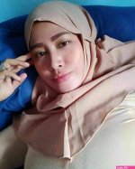 Artis hijab bugil