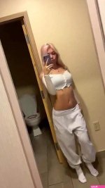 Diakimeko Sexy Asian Showing Herself on Mirror Onlyfans Video
