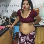 Sexy Indian Housewife Enjoy with Her Room Owner When She is Cleaning Room