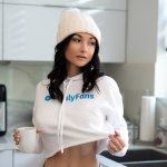 OnlyFans model Cailey Lonnie teaser her fans on all social media platforms!