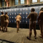 In je blootje kijken naar tentoonstelling: Is een overwinning om te durven
