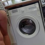 La Casalinga Disperata Che Indossa un Top Molto Corto Lo Ottiene in Cucina