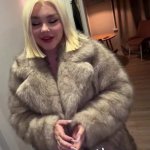 My friends juicy mom met me in a fur coat and baited me into sex