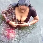desi outdoor bath aunty big tits