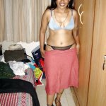 indian aunty nude in pink top pics