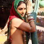 big boob aunty wear saree without blouse images