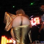 musician flashing pussy pictures in accidentally
