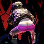 musician flashing pussy pictures in accidentally