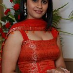www.tamil aunty mulai photos