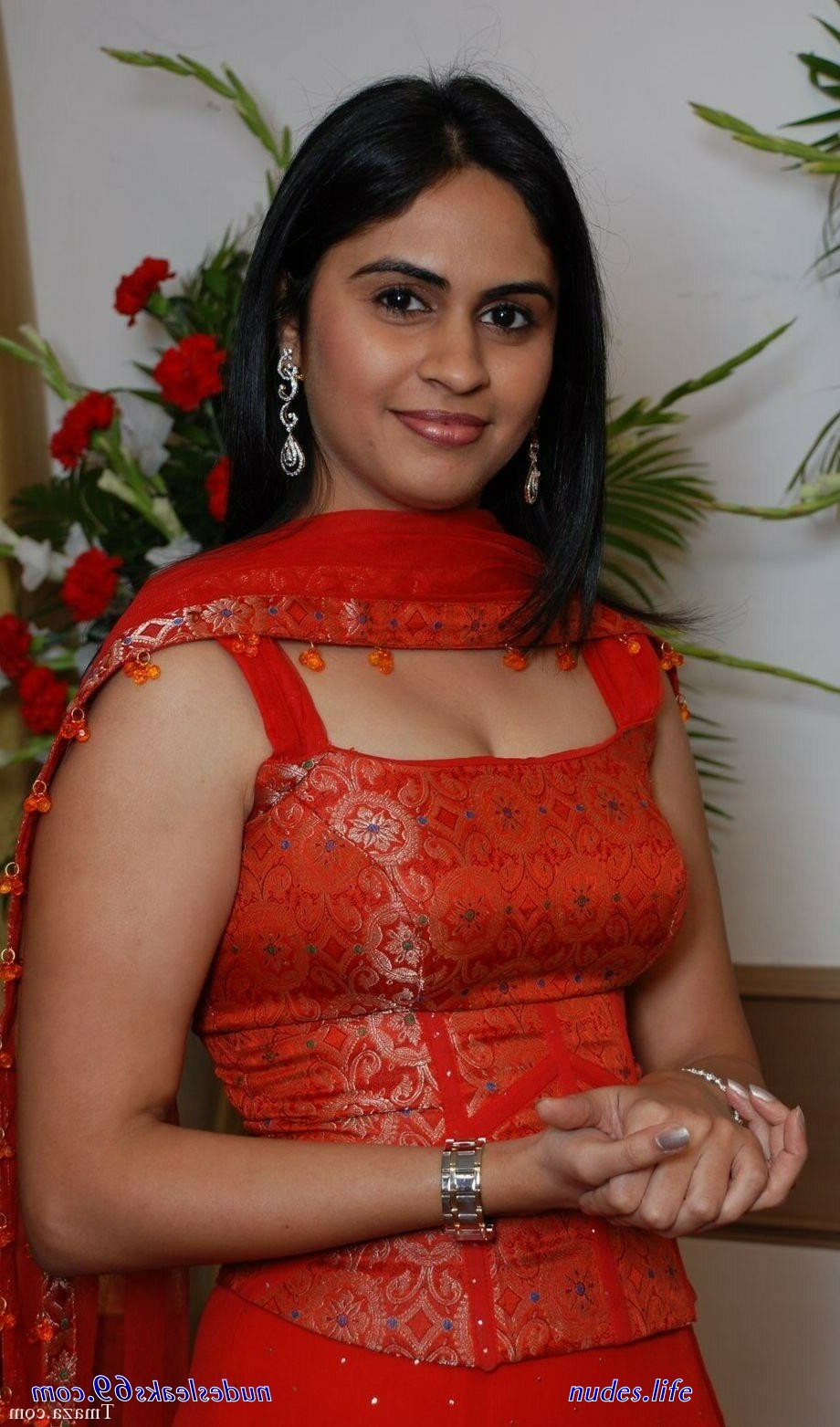 Www.tamil aunty mulai photos