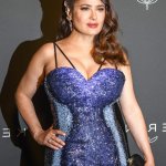 salma hayek-pinault big tits
