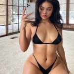 thick thighs erotic