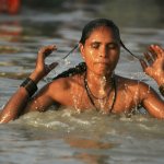 indin village aunties bathing in river images