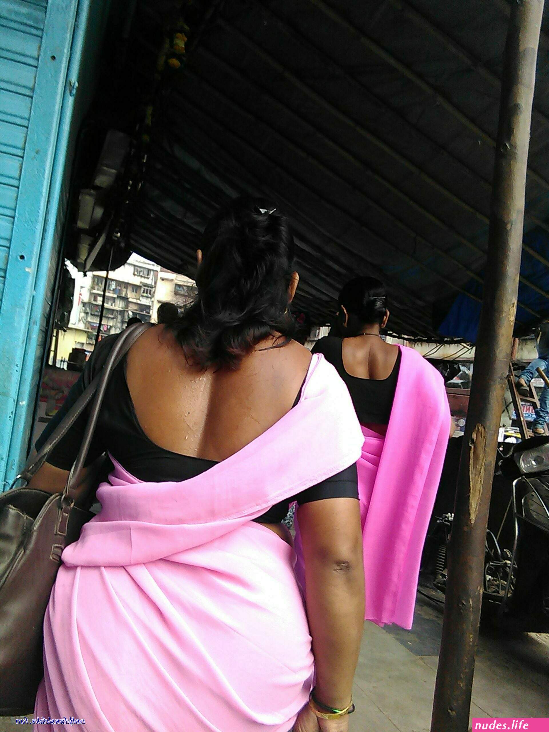 Real life saree side boobs pictures xosdip