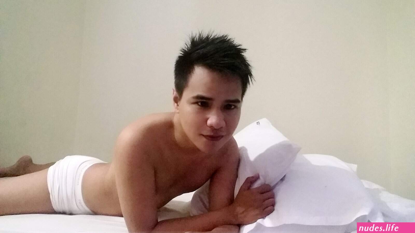 Foto cowok indo telanjang