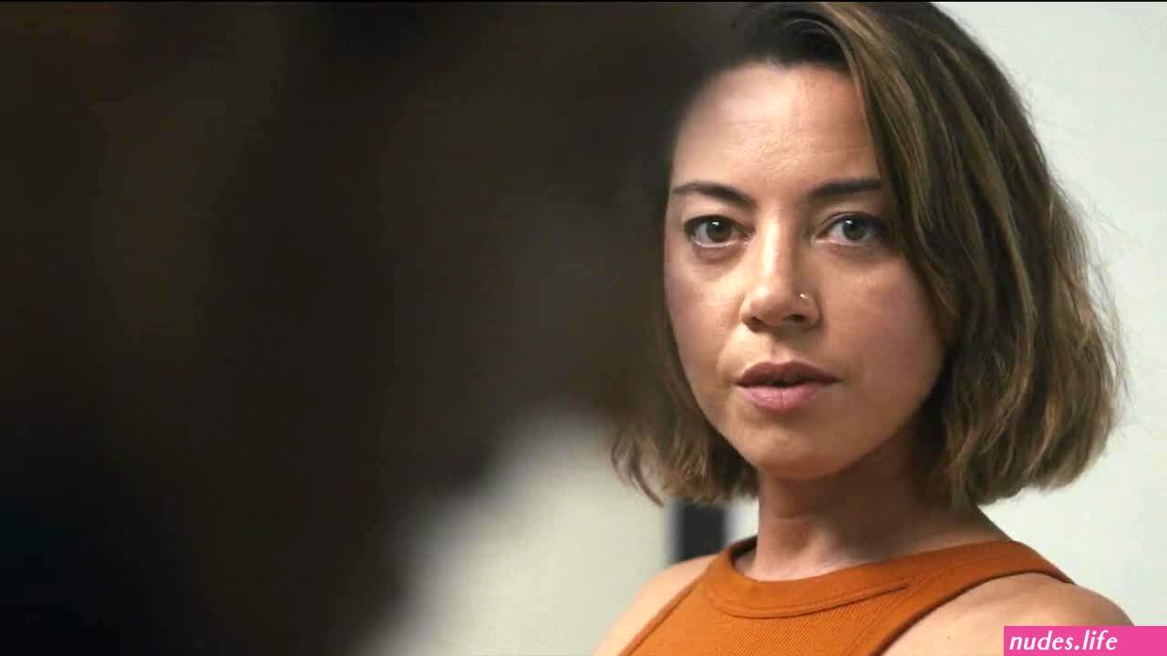 Aubrey plaza boobs