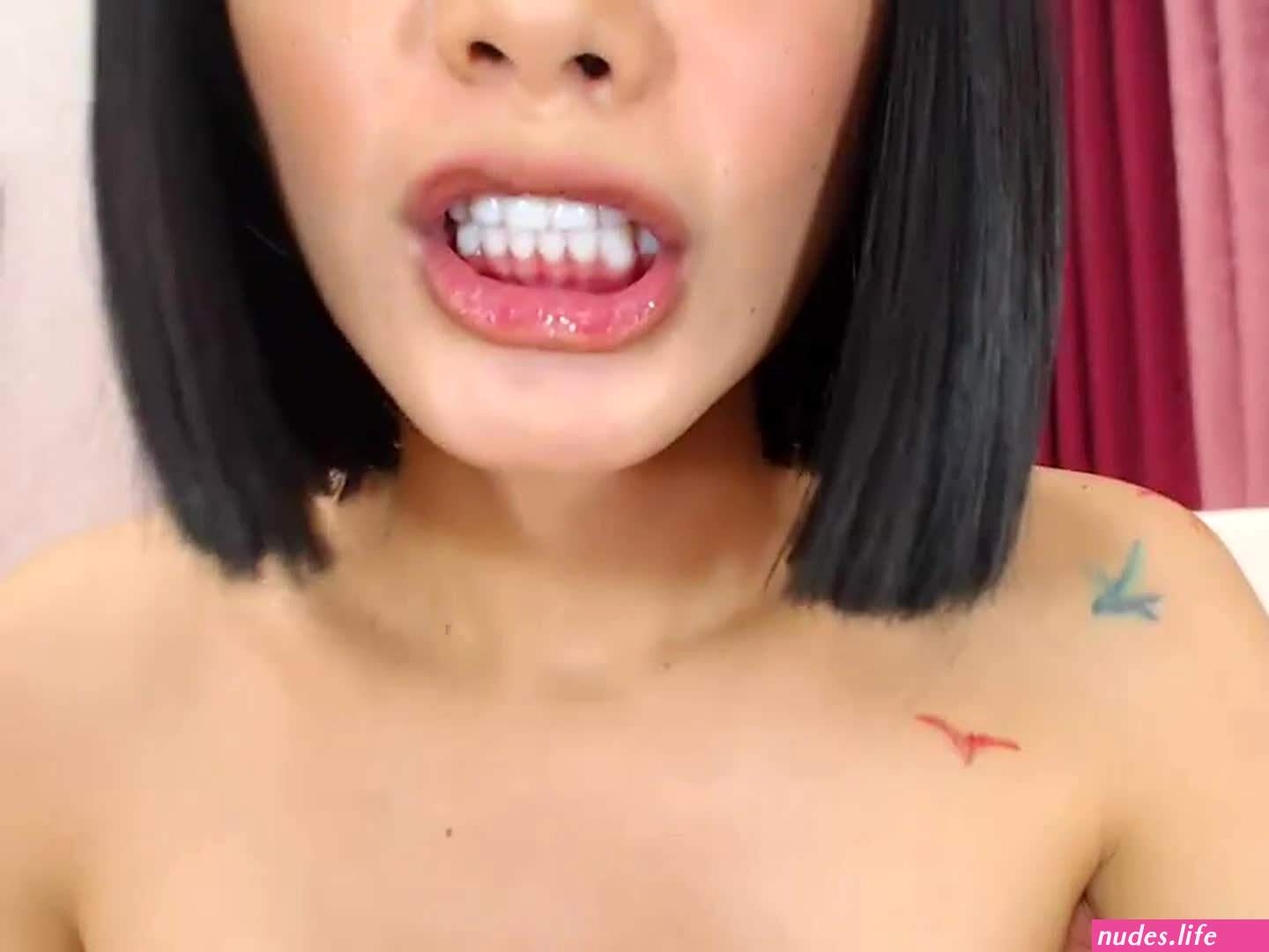 Shemale eating own cum