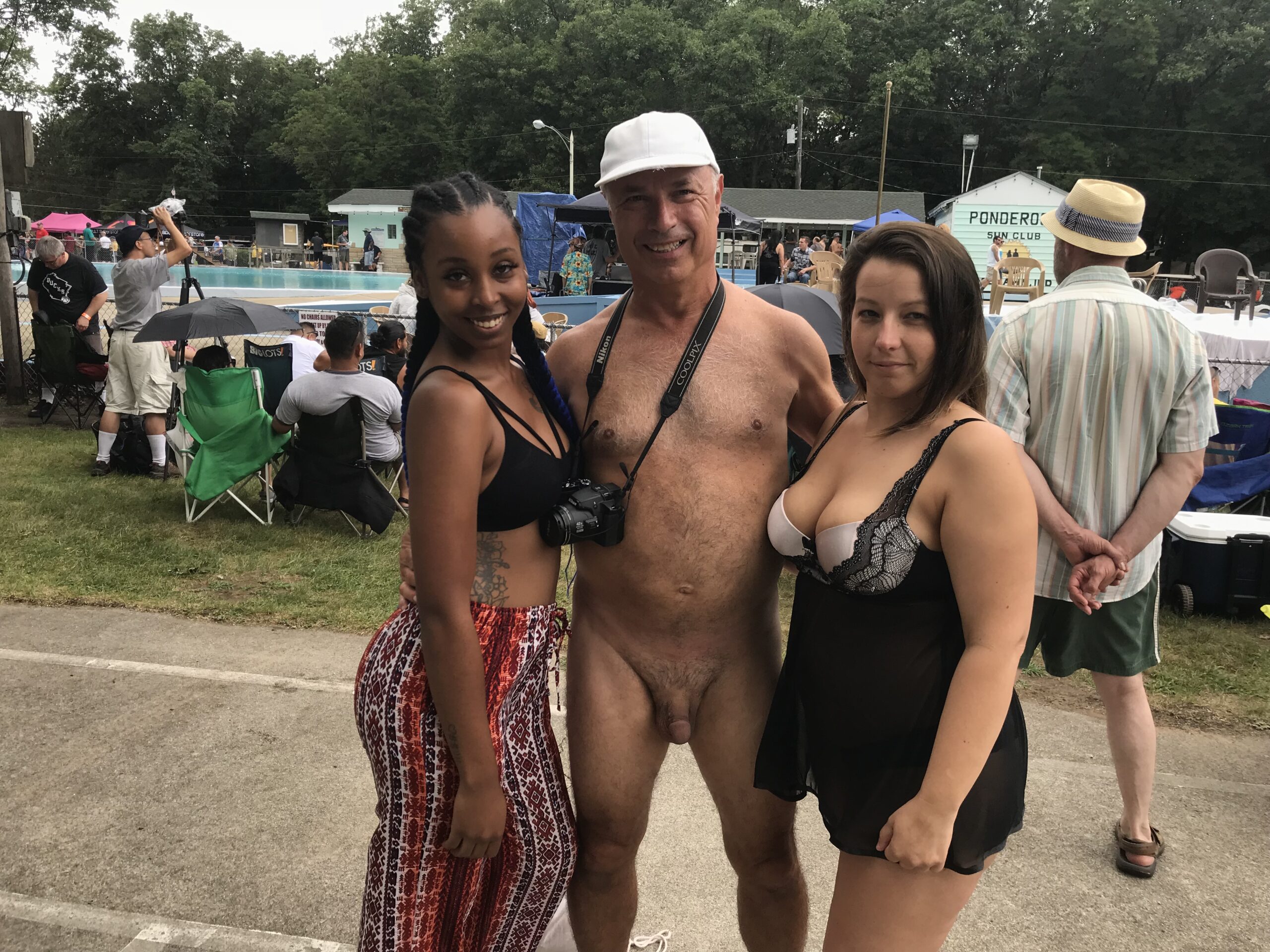 Cfnm nude contest