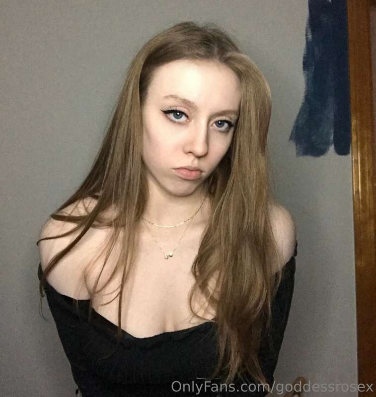 OnlyFans – 𝒓𝒐𝒔𝒆 /  @goddessrosex