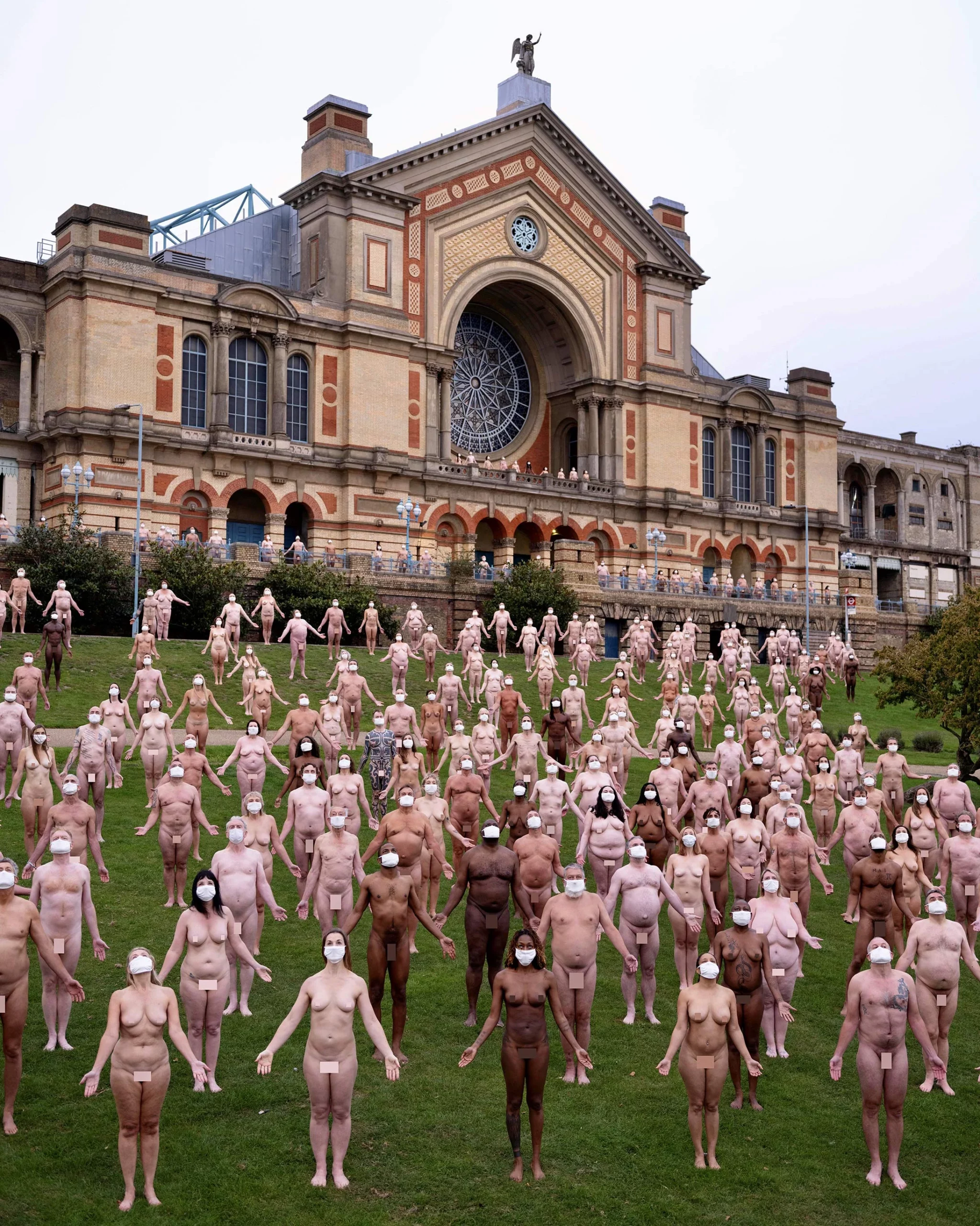 Nude installation