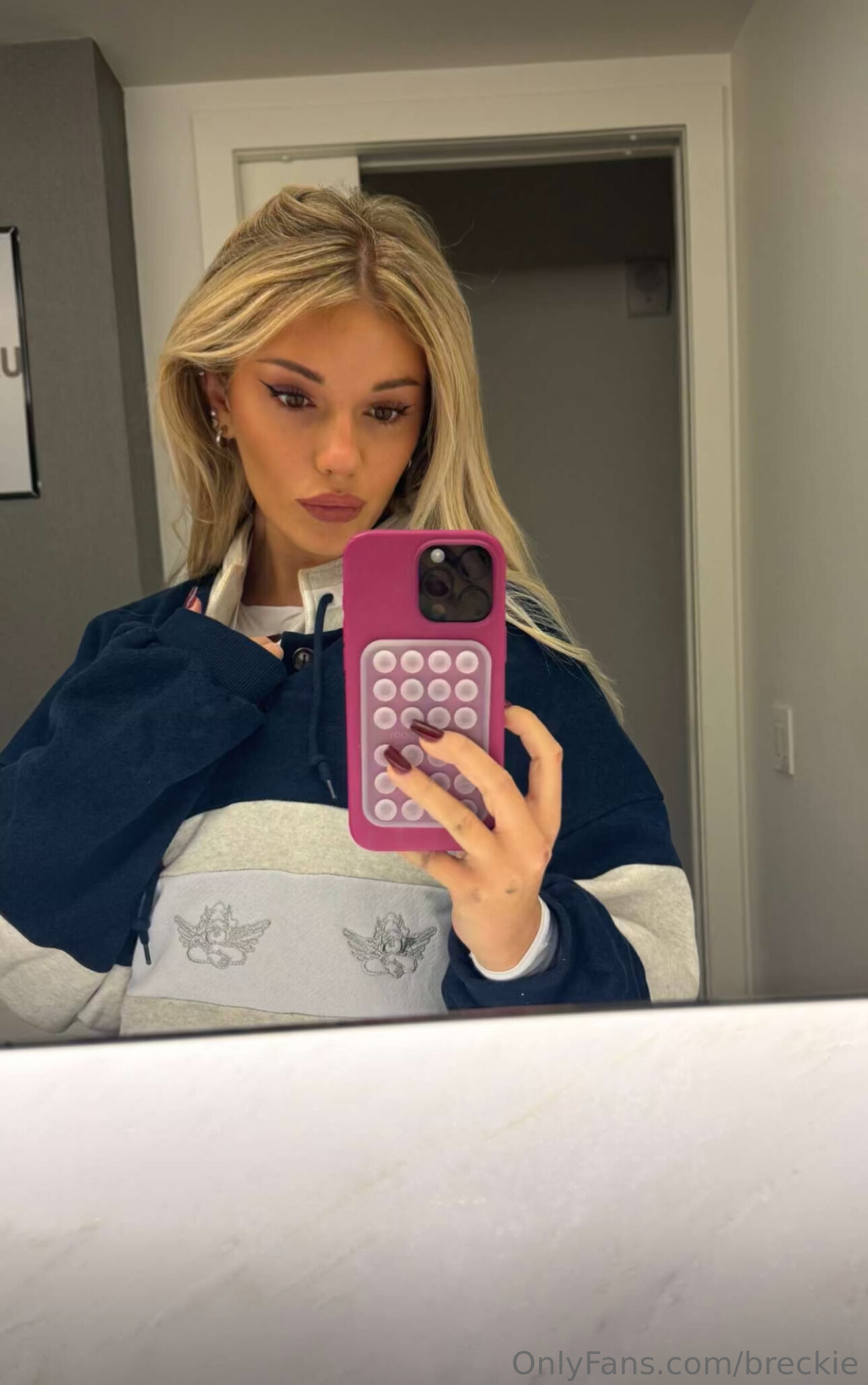 OnlyFans – Br3ckie Hi11