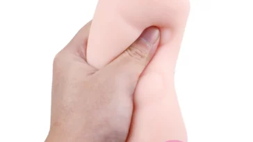 Deep toy pussy