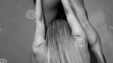 Lesbian tush