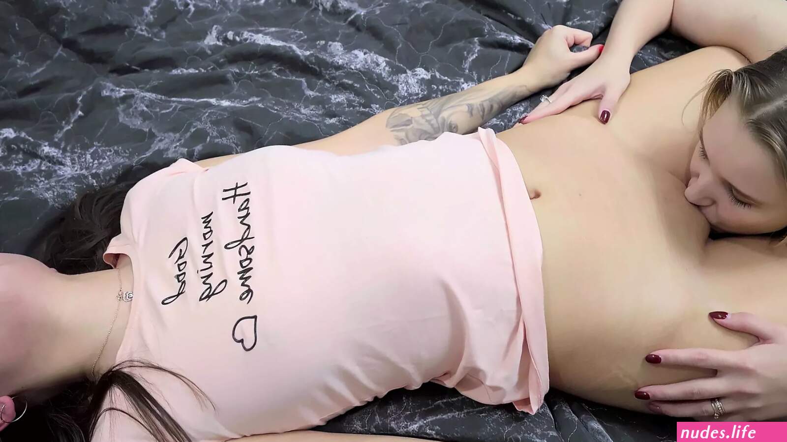Lesbians velike sise i guza
