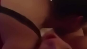 Fingerfucking lesbians